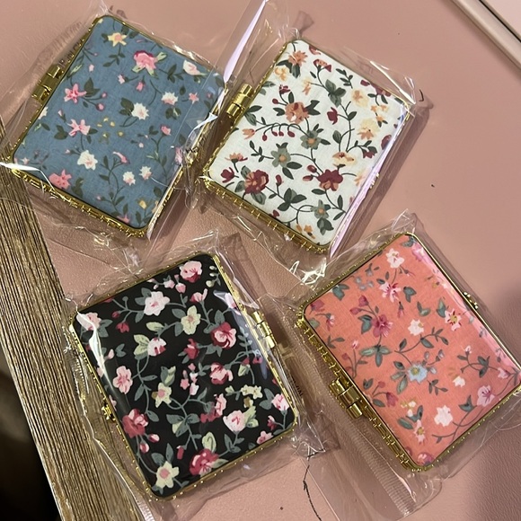 NEW Floral pocket compact mirror, ROUND, blue - Picture 7 of 13